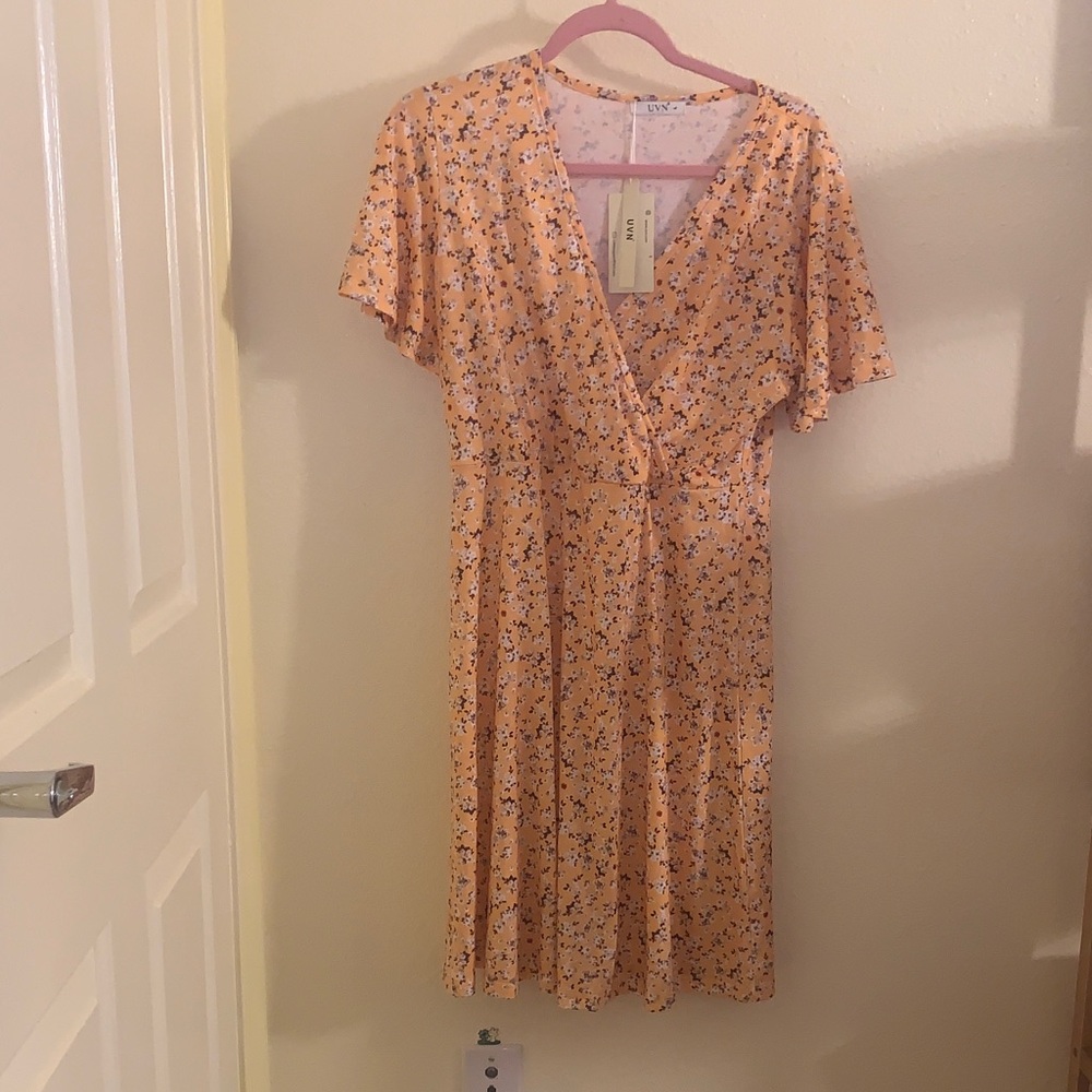 NWT UVN Floral V-Neck Wrap Dress